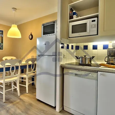 Localise A05: Vue Et Piscine Avec Wifi Et Parking Gratuit Apartment *