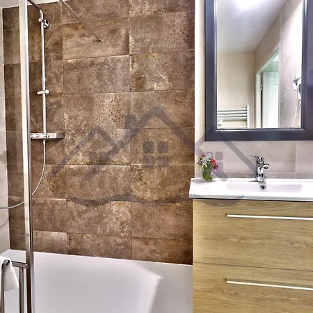 Apartment Localise A05: Vue Et Piscine Avec Wifi Et Parking Gratuit Guilvinec